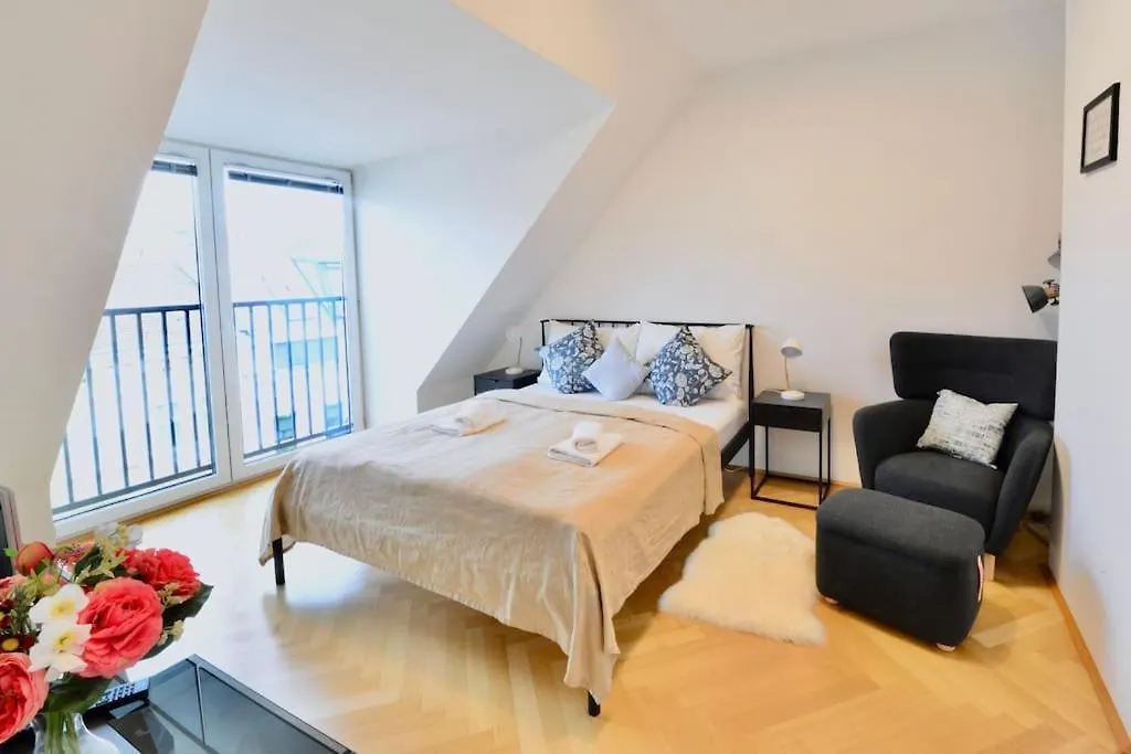 Modern Attic Flat With 2 Bedrooms Vienna 0*,  Austria