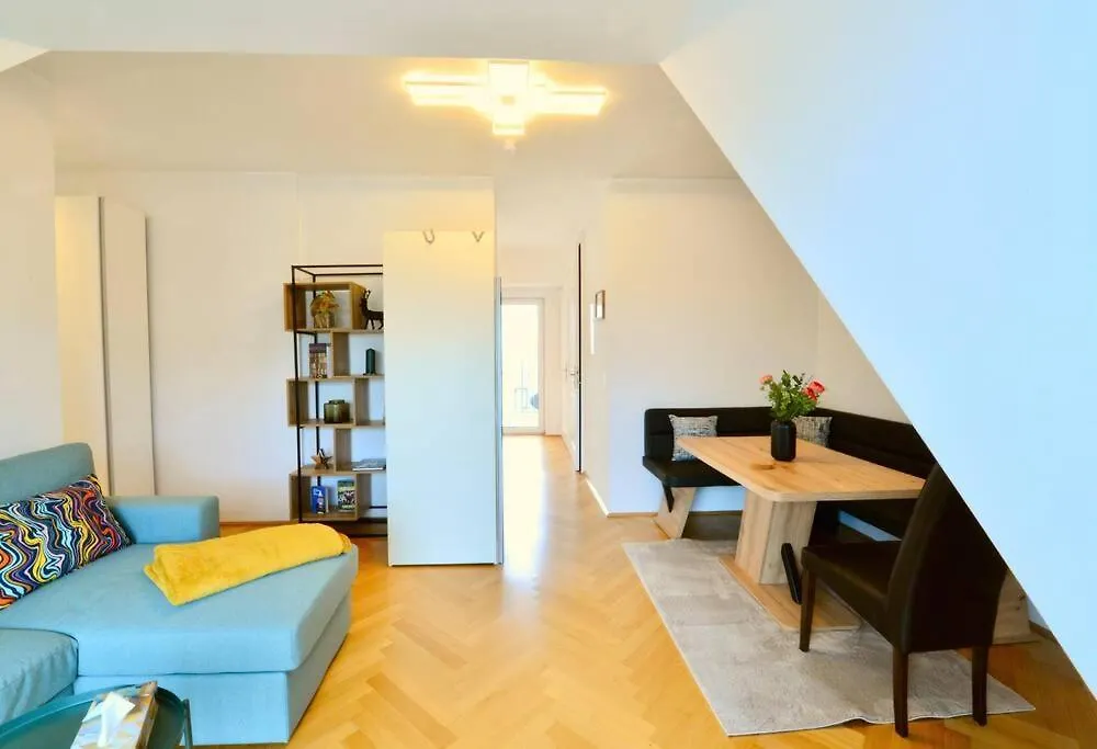 Apartment Modern Attic Flat With 2 Bedrooms Vienna Austria